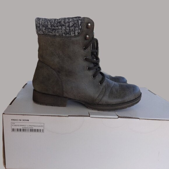 Just Fab Nyaling women's size 9 Grey ankle boot, faux leather, heel top sock - Picture 2 of 14